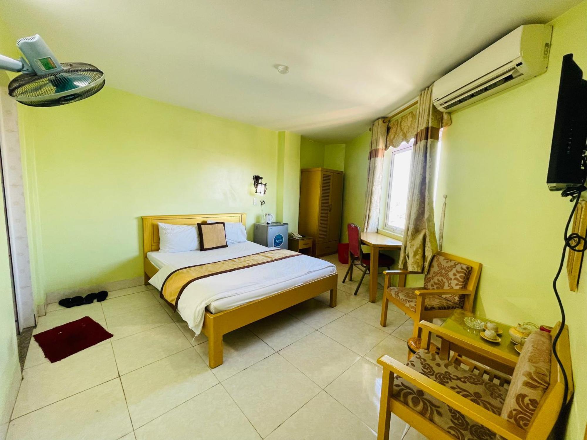 Отель Khach San Ngoc Ly 8 Thanh Hoa Экстерьер фото